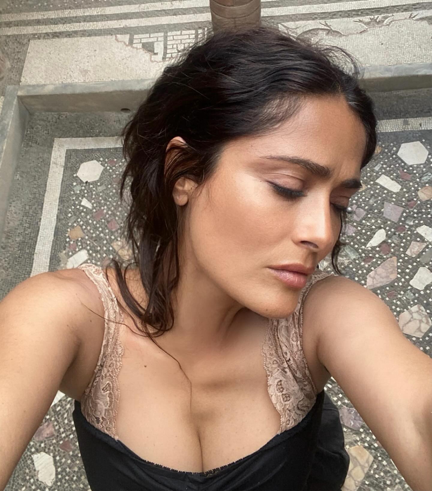 Salma Hayek smiles hot pics