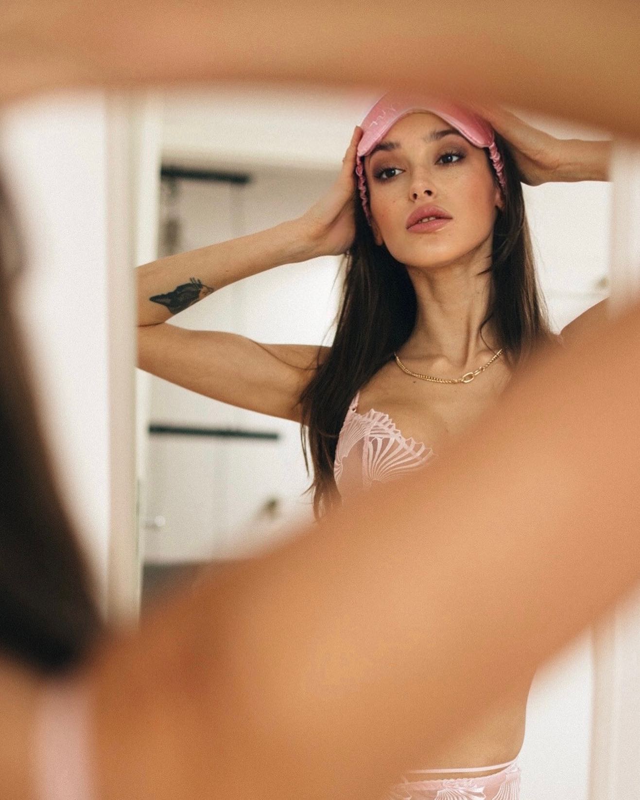 Samuela Torkowska beautiful hot images