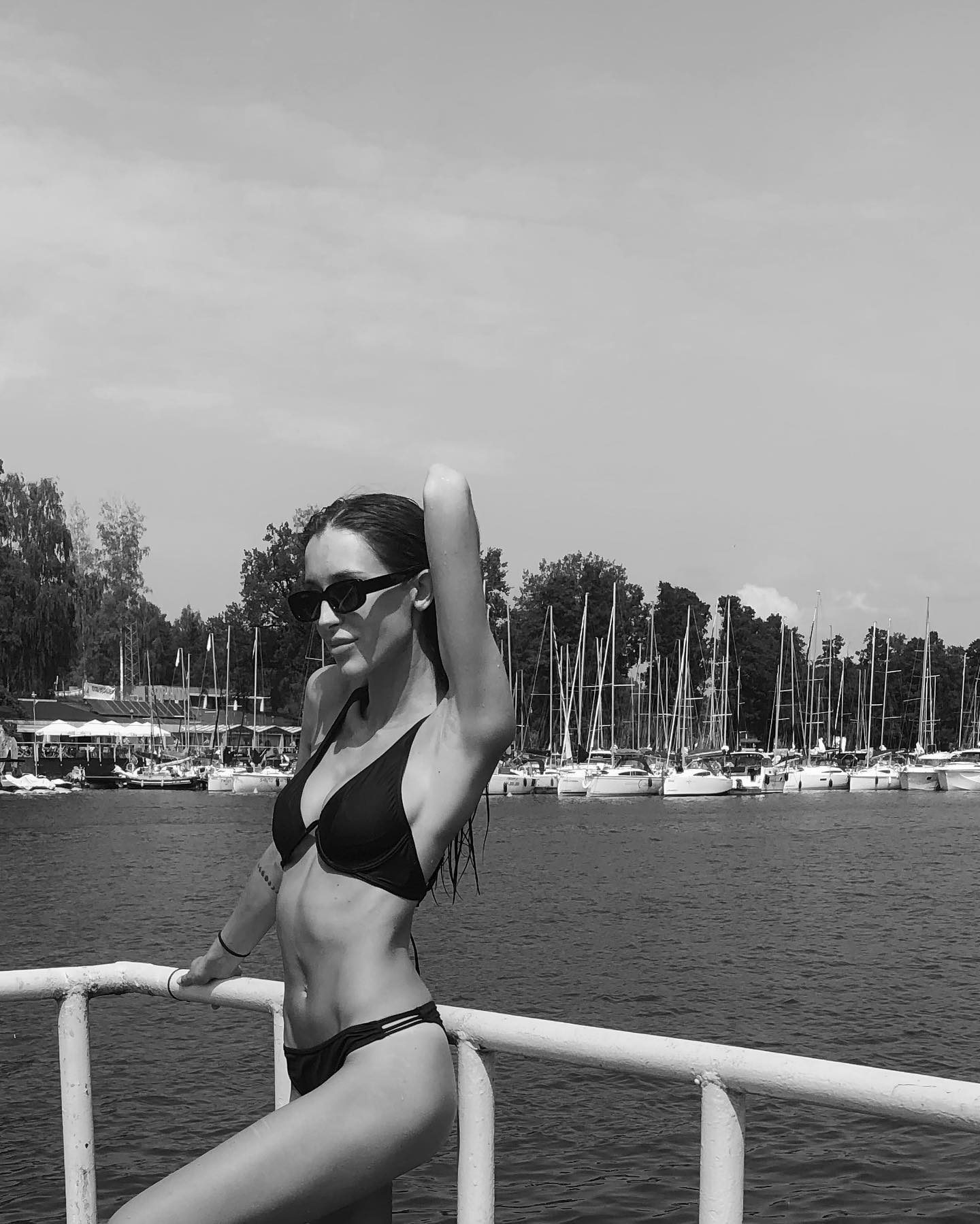 Samuela Torkowska looks hot bikini