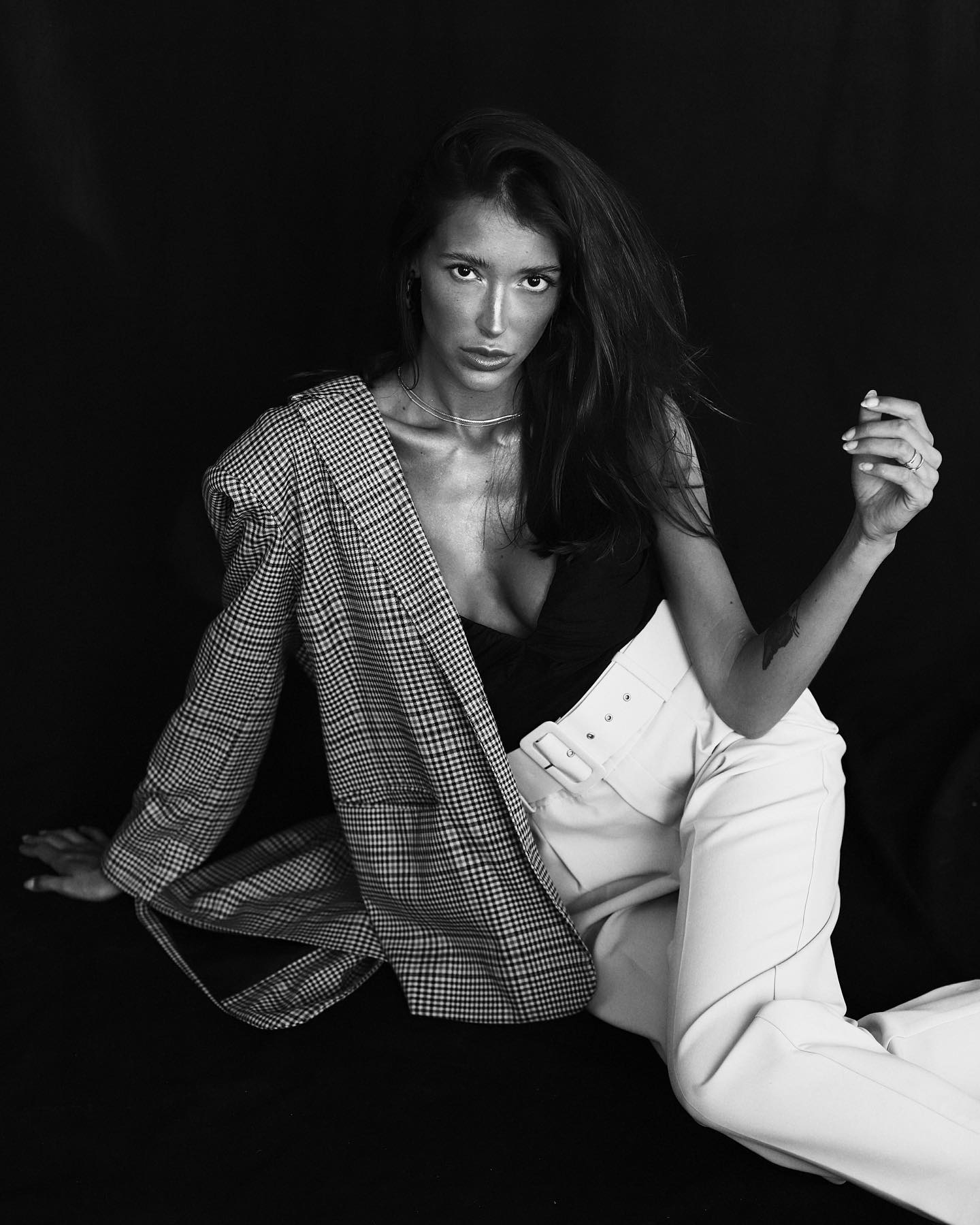 Samuela Torkowska poses nude