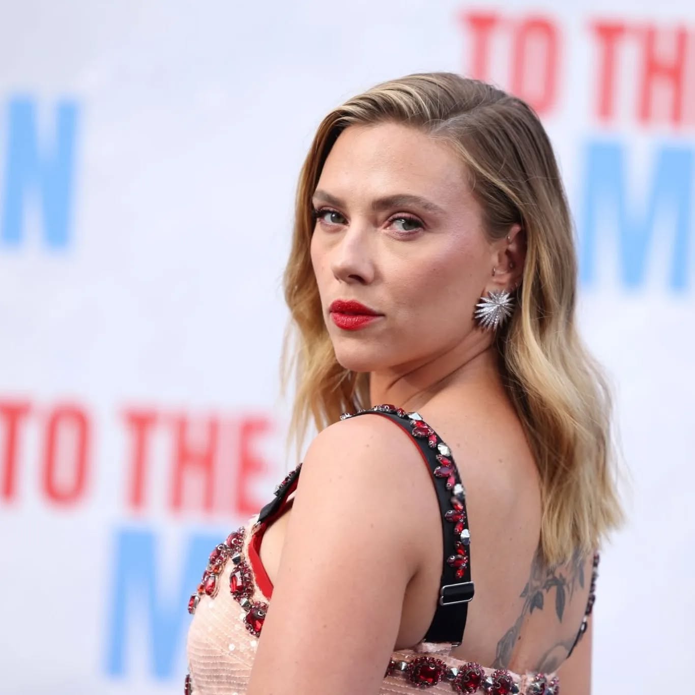 Scarlett Johansson smiles fuck